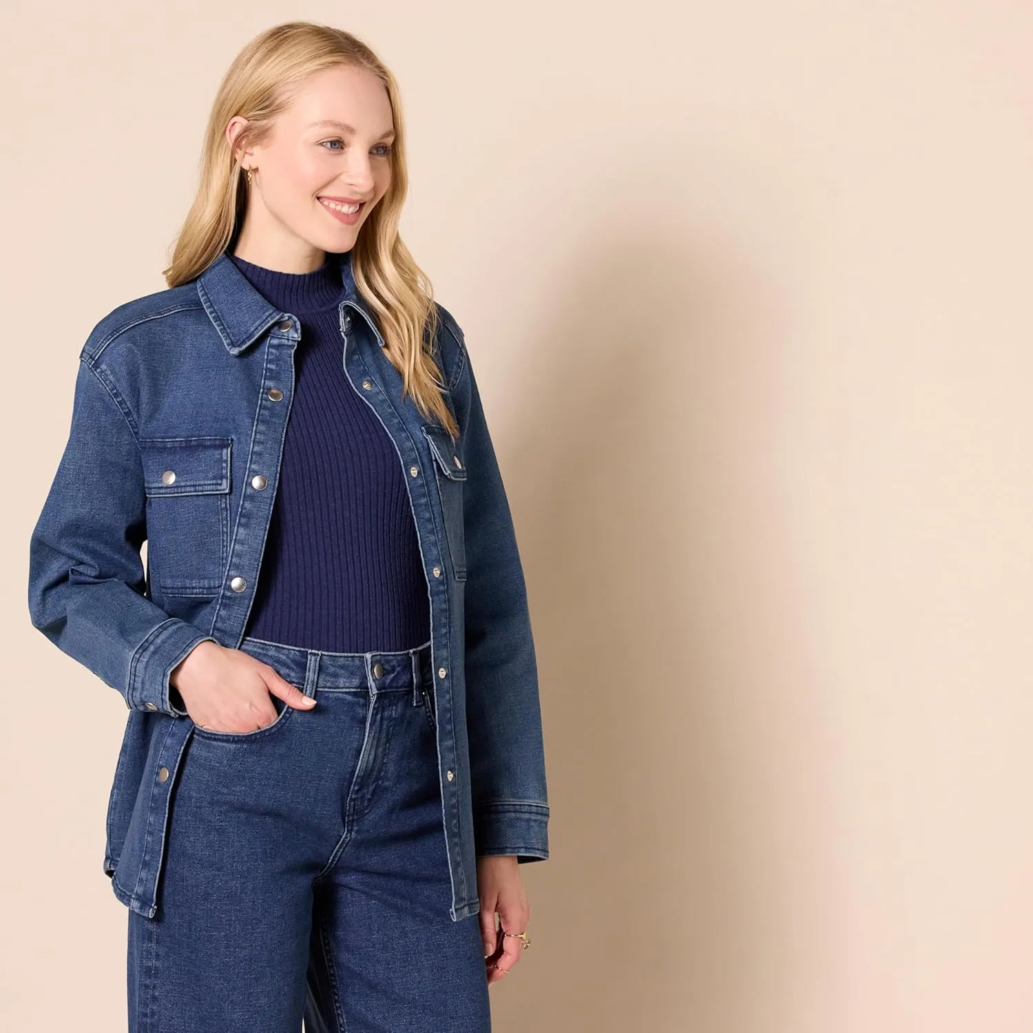 Amazon Essentials Women's Oversized-Fit Heavyweight Denim Shirt Jacket
