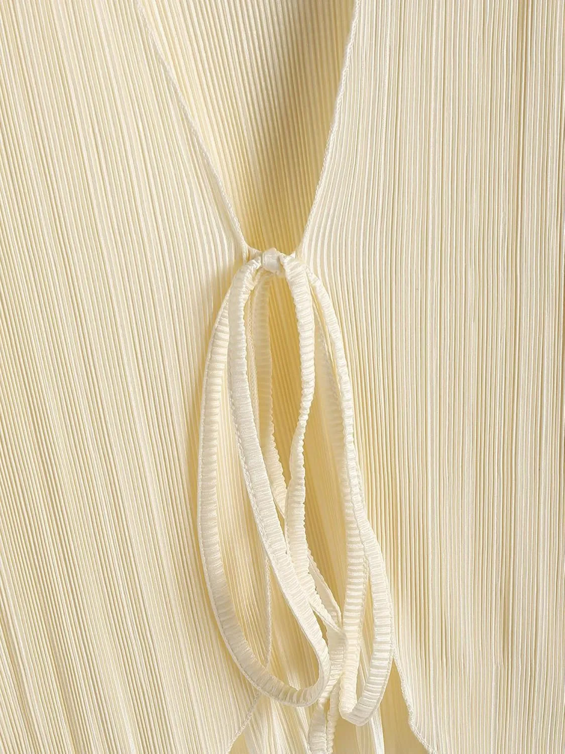 ZAFUL Women's Deep V Neck Tie Front Top Flare Sleeve Plisse Pleated Blouse Shirt Top Y2k Vintage Streetwear